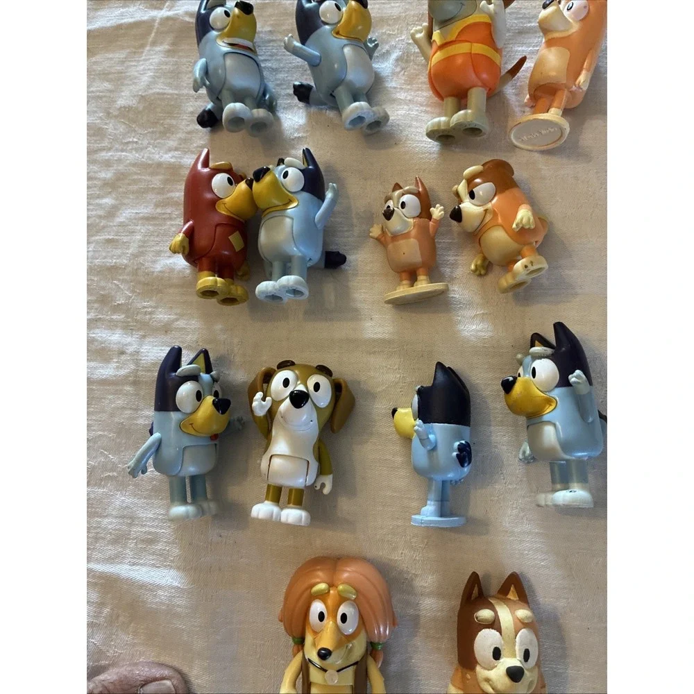 Bluey & Friends Mixed Lot of 13 One Squesh Figures Character Toys by Moose